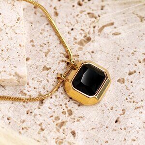 Stainless Steel Minimal Snake Rectangle Large Cubic Zirconia‎ Necklace Bl…